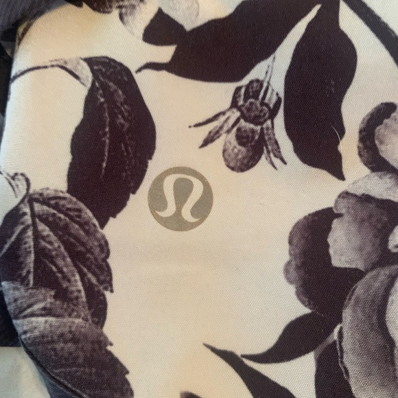 Lululemon Speed Short - Picture 2 of 5